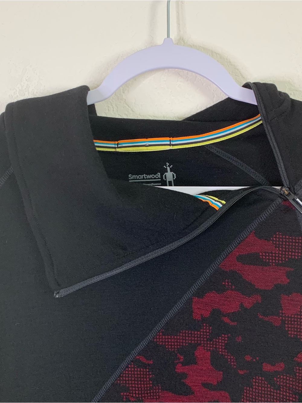 Smartwool Merino 250 Asym Top in black and Tibetan red camouflage S - Picture 4 of 7